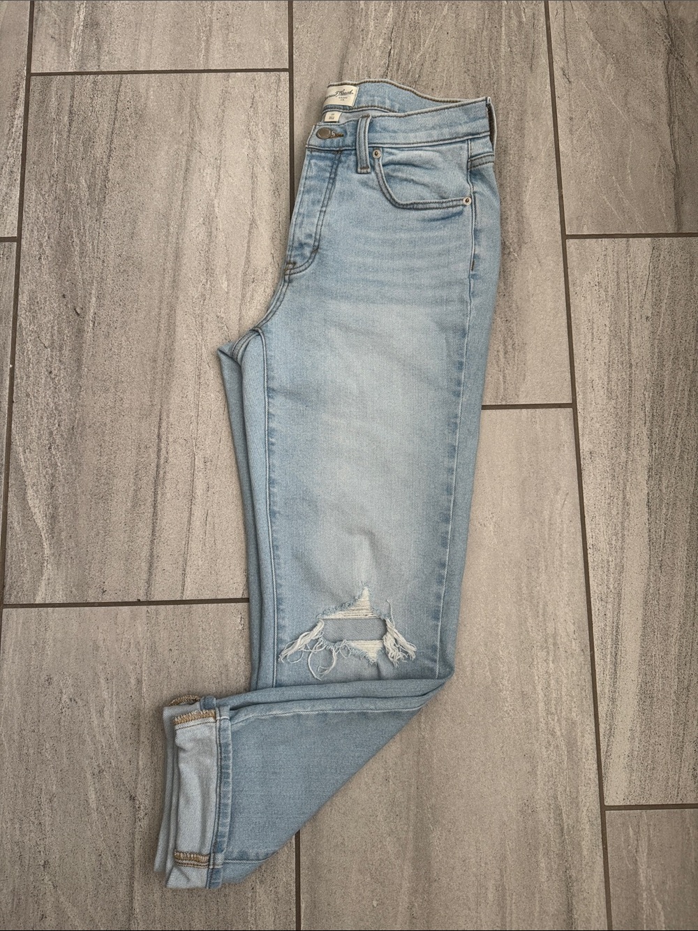 Universal Threads Women's Distressed Mid-Rise Jeans